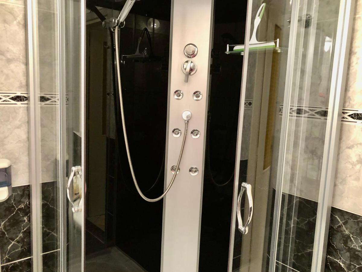 Apartments Pine & Oak With Shared Seasonal Hot Tub Privlaka  Luaran gambar