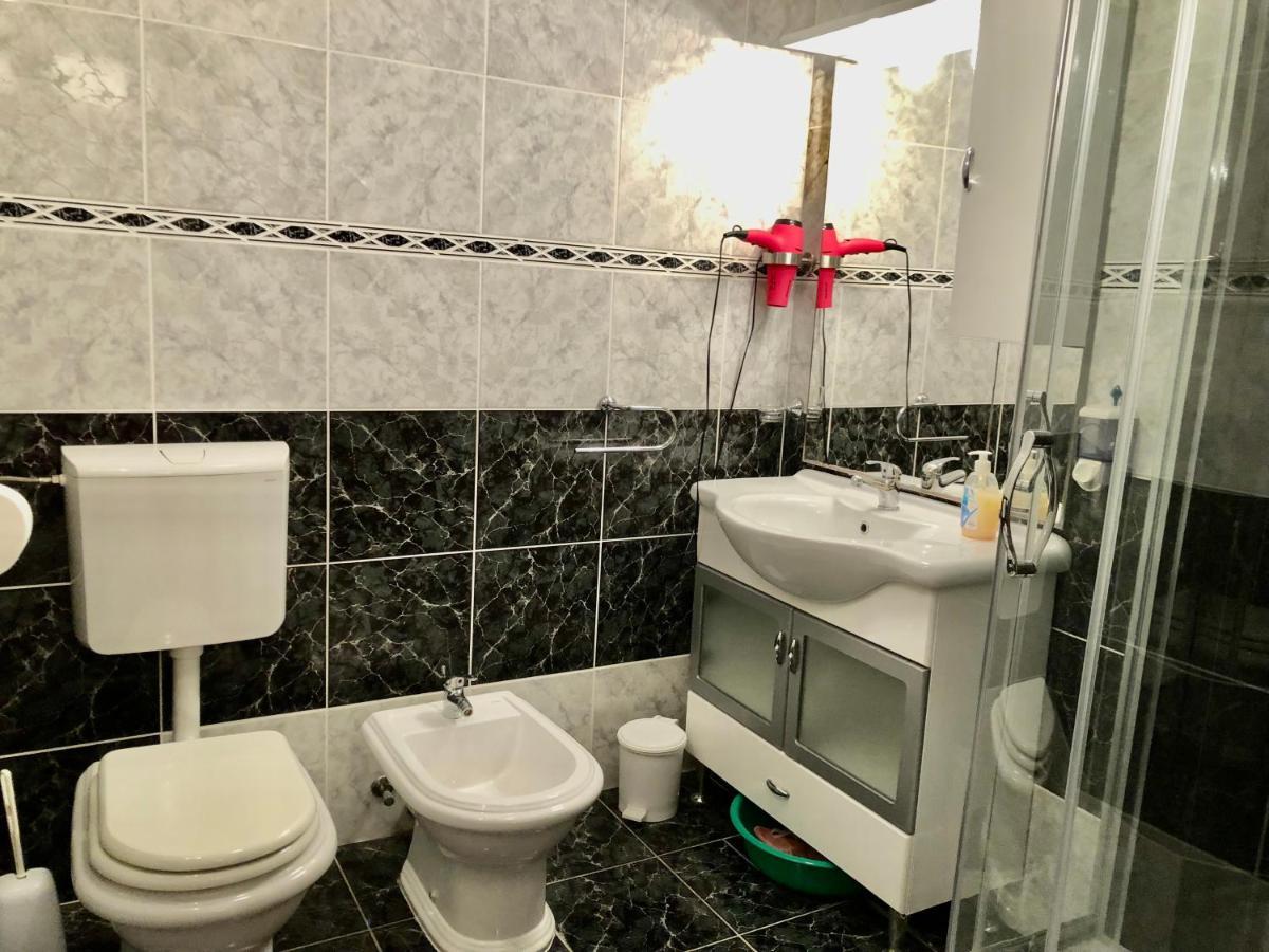 Apartments Pine & Oak With Shared Seasonal Hot Tub Privlaka  Luaran gambar